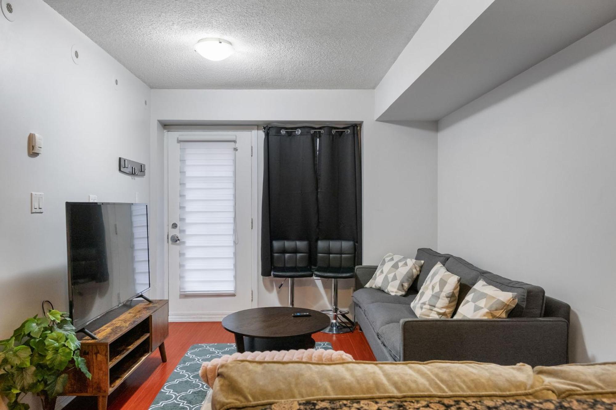 Liberty Village Townhouse Торонто Экстерьер фото