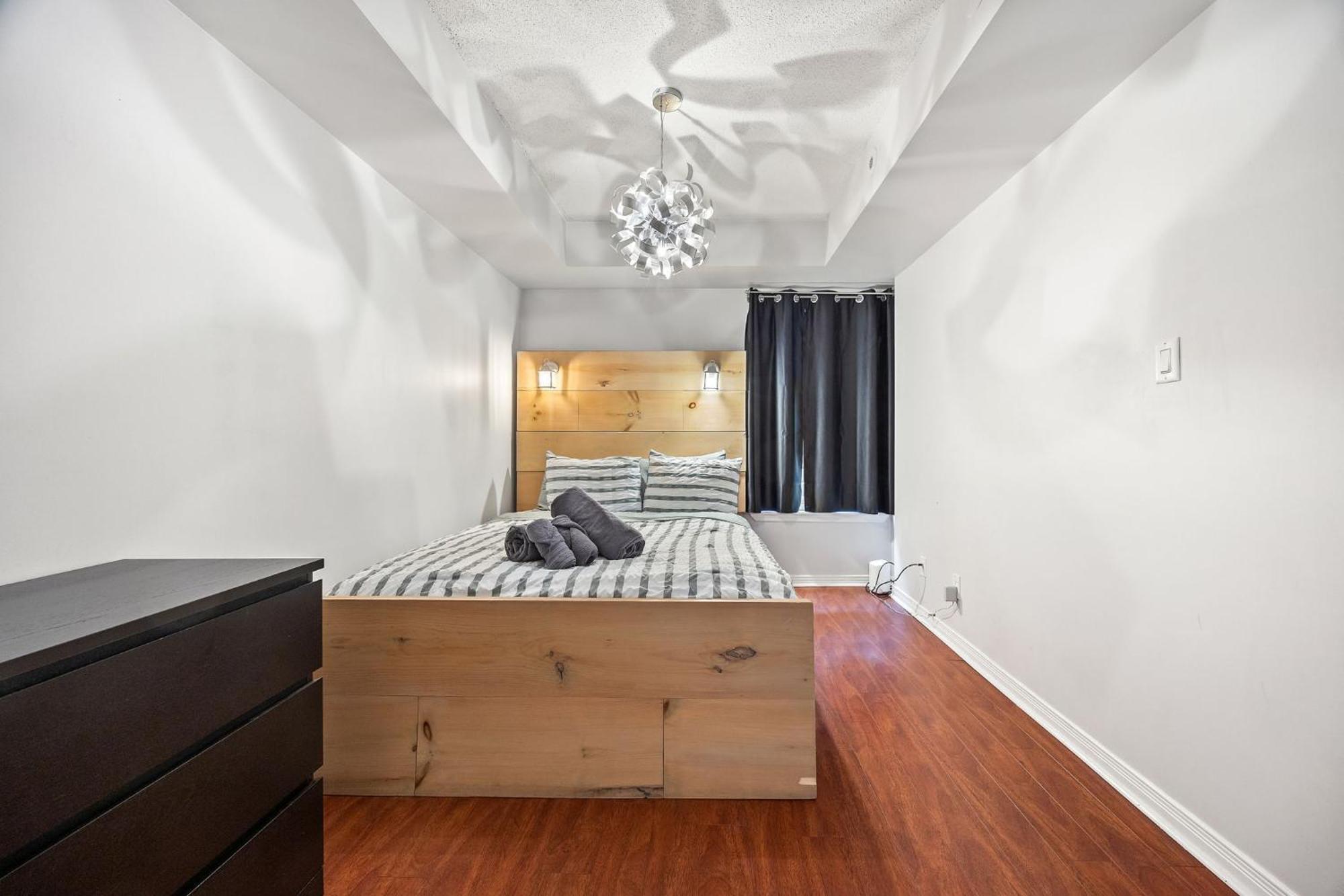 Liberty Village Townhouse Торонто Экстерьер фото