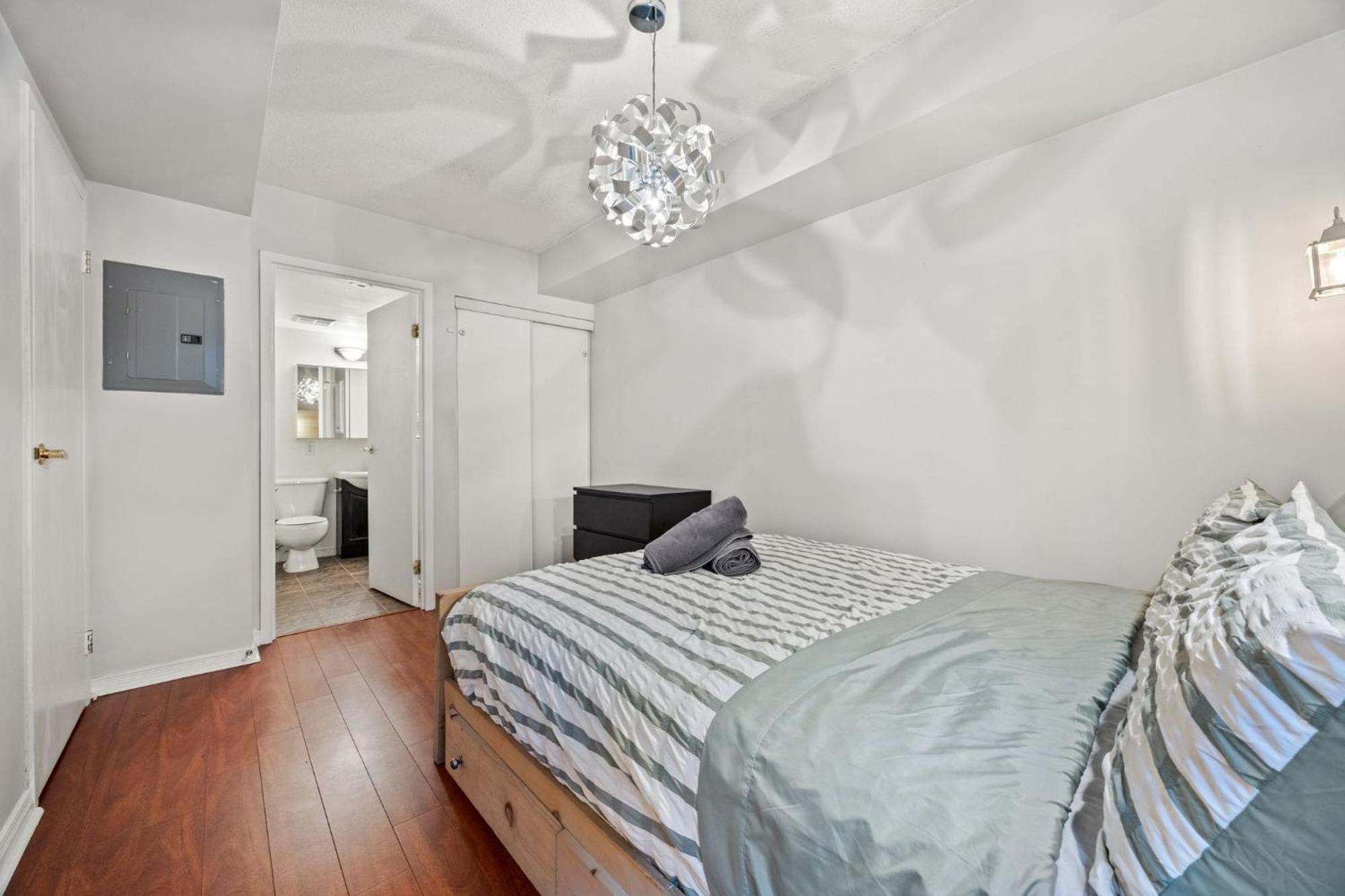 Liberty Village Townhouse Торонто Экстерьер фото