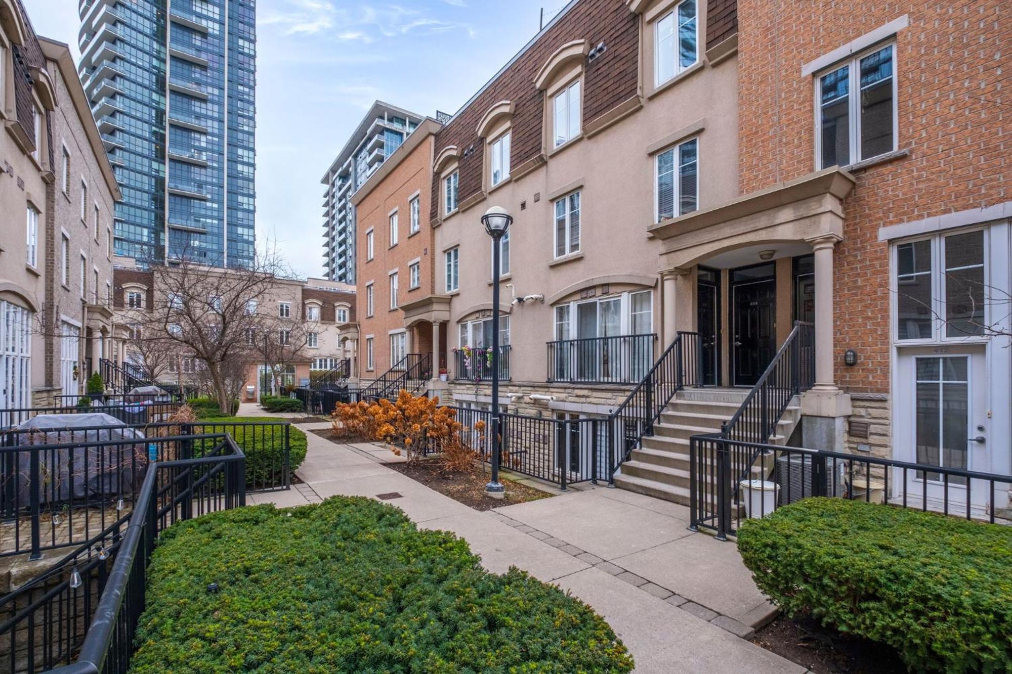 Liberty Village Townhouse Торонто Экстерьер фото