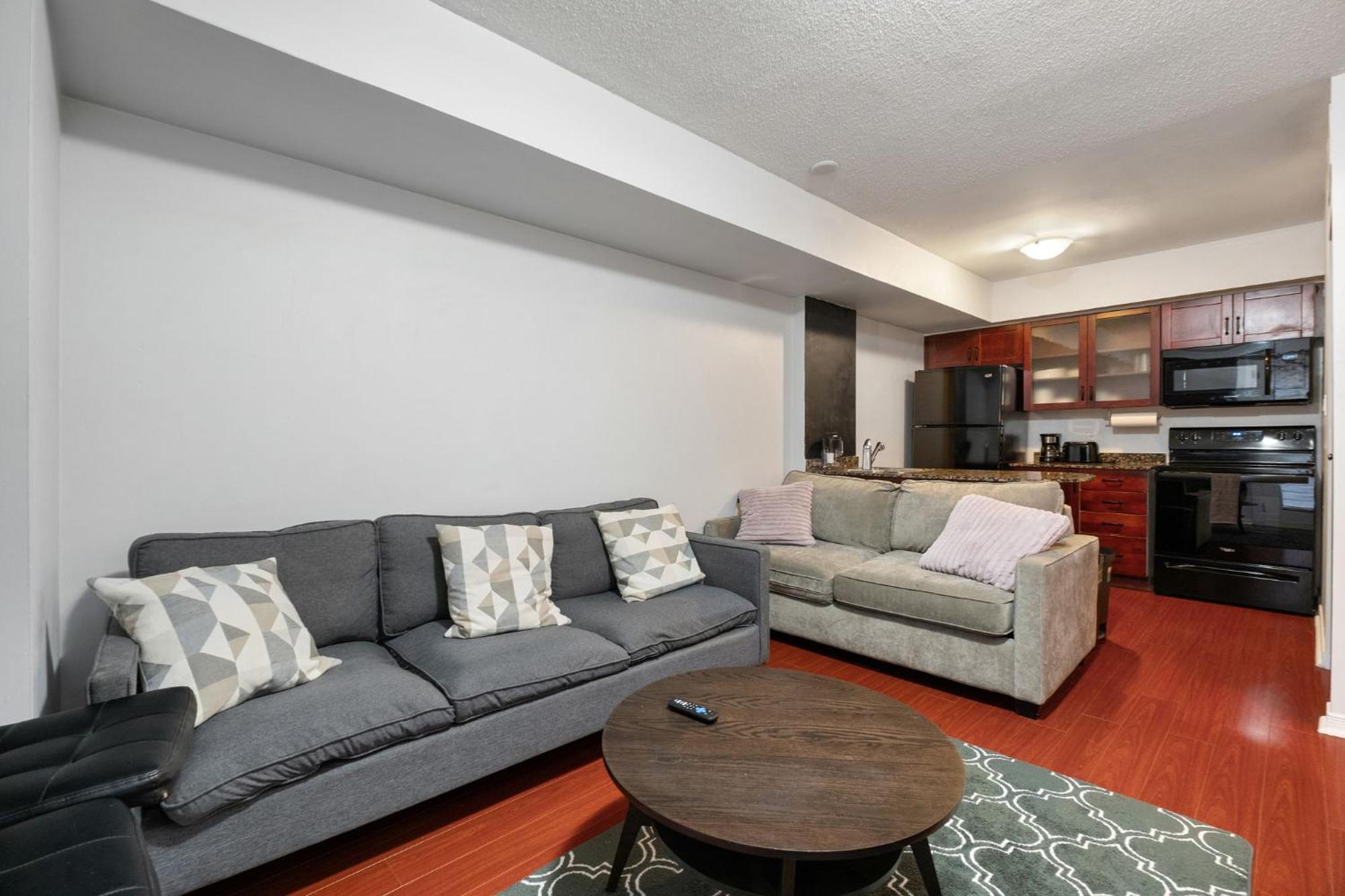 Liberty Village Townhouse Торонто Экстерьер фото